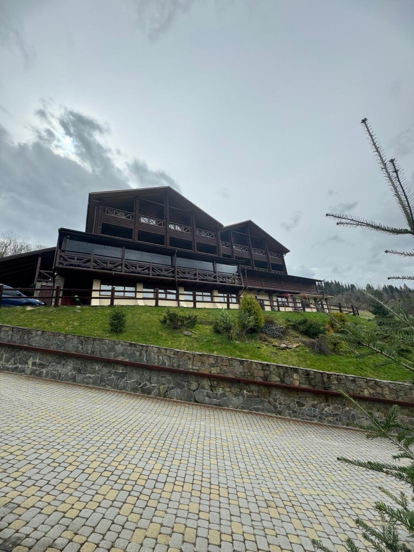Georgiy Hotel Oryavchyk Buitenkant foto