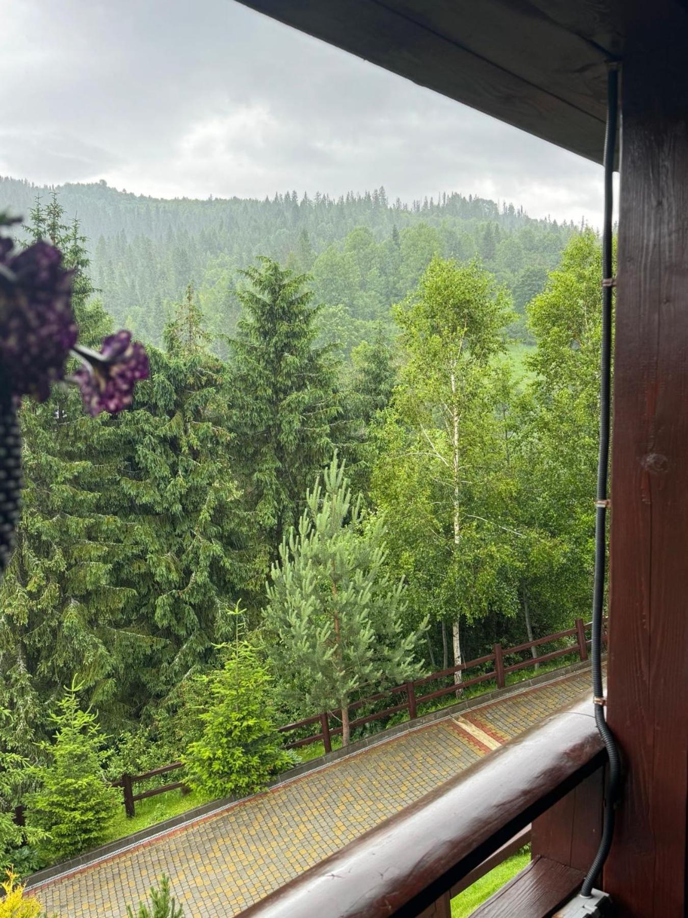 Georgiy Hotel Oryavchyk Buitenkant foto
